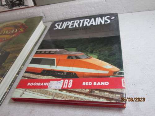 HARDCOVER BOOKS : VARIOUS TRAINS X5 - INCLUDING X1 ON SAR TRAINS