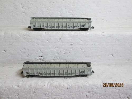 N SCALE : X2 COVERED 50FT GONDOLA`S