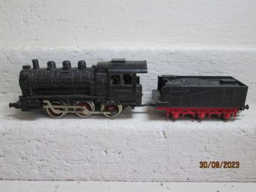 HO SCALE : LIMA - 0-6-0 STEAM LOCOMOTIVE
