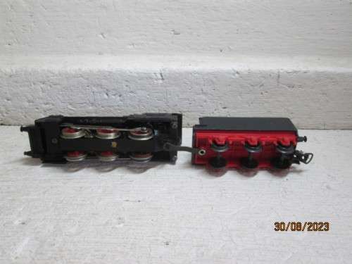 HO SCALE : LIMA - 0-6-0 STEAM LOCOMOTIVE
