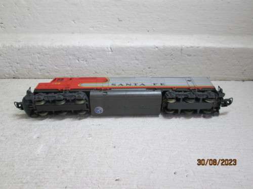 HO SCALE : LIMA - SANTE FE DIESEL LOCOMOTIVE - BOXED