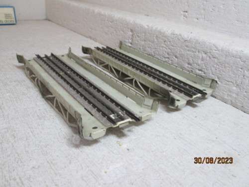 HO SCALE : MARKLIN - M-TRACK BRIDGES  X2
