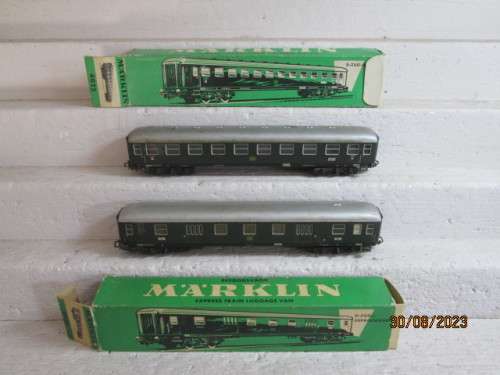 HO SCALE : MARKLIN - DB COACHES - X2 - BOXED