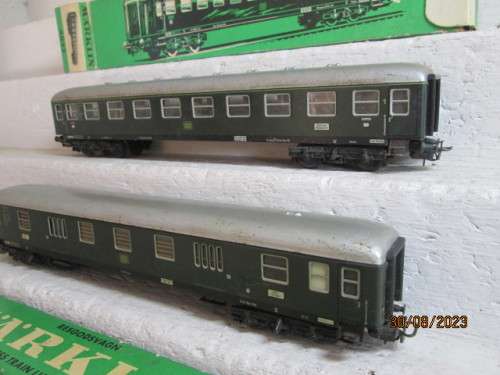 HO SCALE : MARKLIN - DB COACHES - X2 - BOXED
