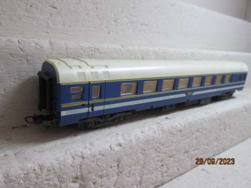 HO SCALE :  LIMA - SAR - BLUE TRAIN FIRST CLASS COACH