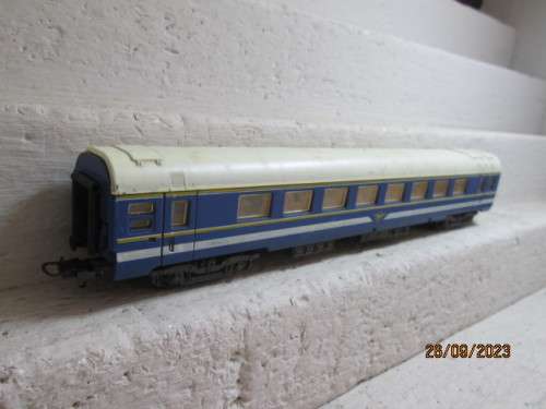 HO SCALE :  LIMA - SAR - BLUE TRAIN FIRST CLASS COACH