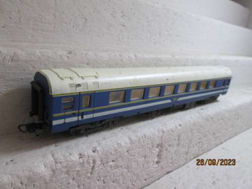 HO SCALE :  LIMA - SAR - BLUE TRAIN FIRST CLASS COACH