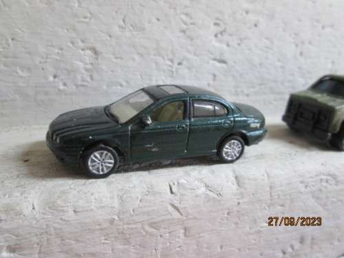 HO SCALE : ASSORTED VEHICLES - X6