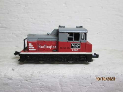 N SCALE : ATLAS - BURLINGTON DIESEL SHUNTER LOCOMOTIVE - BOXED