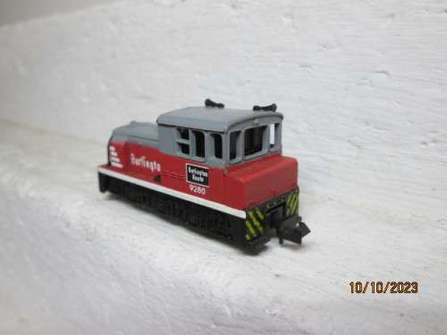 N SCALE : ATLAS - BURLINGTON DIESEL SHUNTER LOCOMOTIVE - BOXED