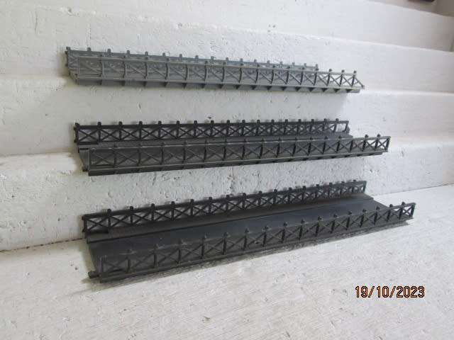 OO SCALE : HORNBY - BRIDGES - X3