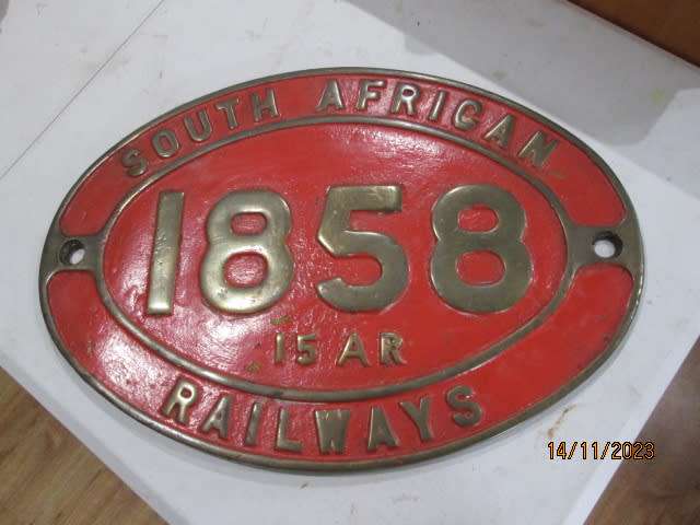 SOUTH AFRICAN RAILWAY - STEAM LOCOMOTIVE - CLASS 15 AR - CAB SIDE PLATE - NO.1858