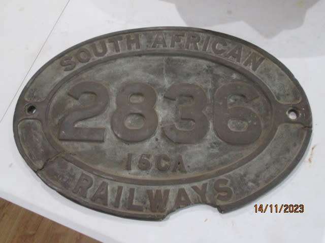 SOUTH AFRICAN RAILWAY - STEAM LOCOMOTIVE - CLASS 15CA - CAB SIDE PLATE - NO.2836