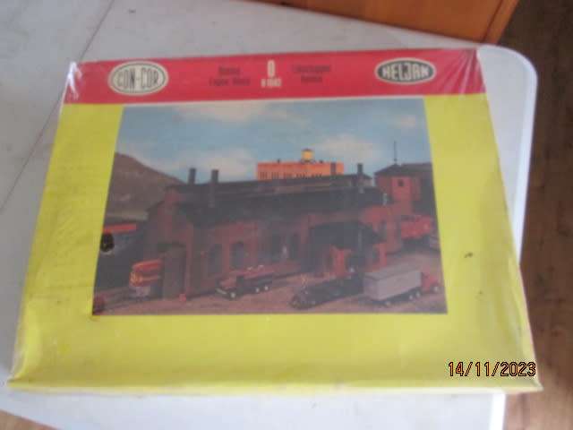 O SCALE : HELJAN - TWIN ENGINE SHED - BOXED