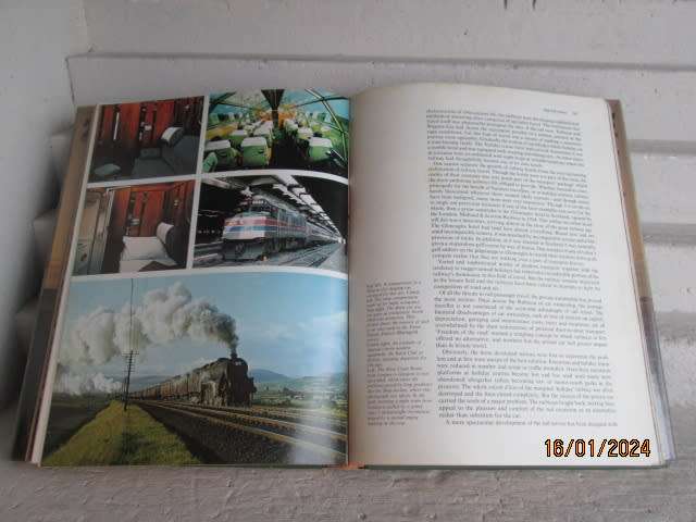 HARDCOVER RAILWAY BOOK - THE COMPLETE BOOK OF TRAINS AND RAILWAYS