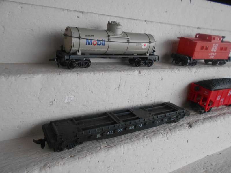 HO SCALE - AMERICAN GOODS WAGONS - X4