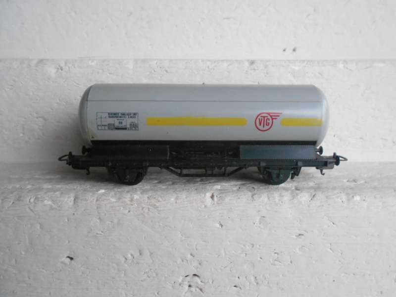 HO SCALE - LIMA  - VTG TANKER WAGON