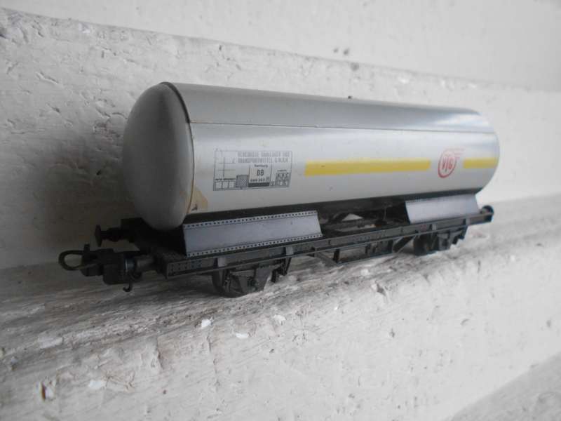 HO SCALE - LIMA  - VTG TANKER WAGON