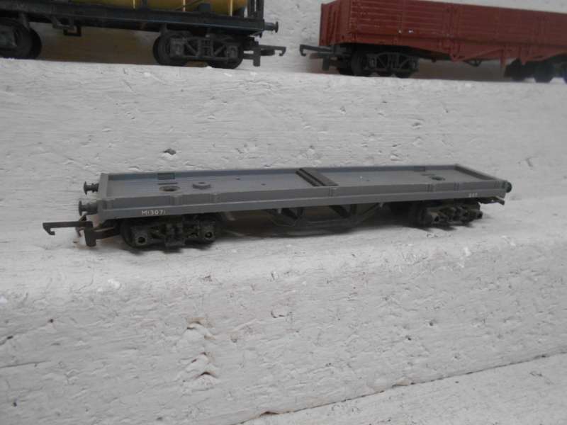 OO SCALE - TRIANG - GOODS WAGONS - X3