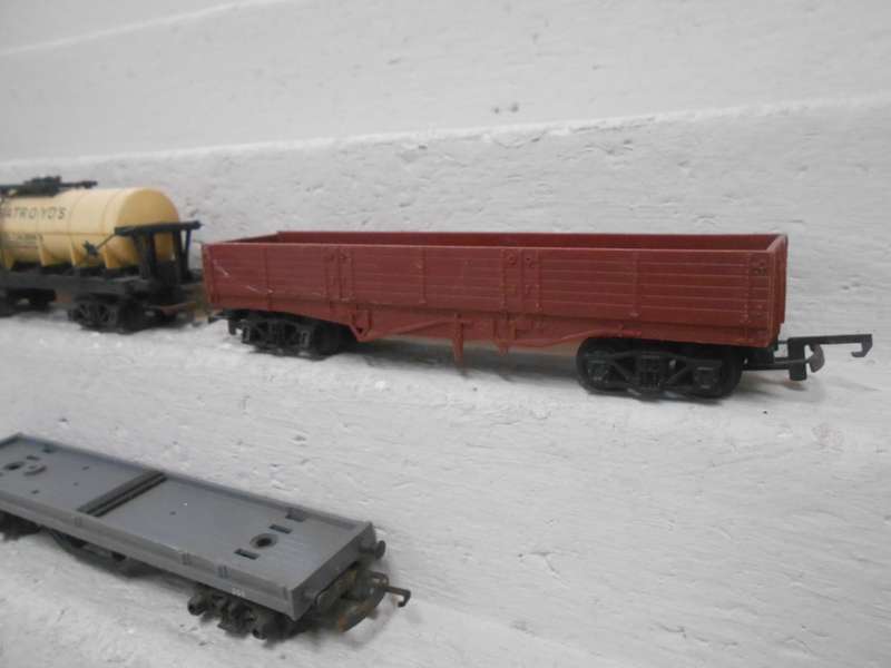 OO SCALE - TRIANG - GOODS WAGONS - X3