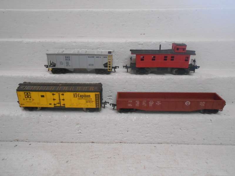 HO SCALE - FLEISCHMANN - AMERICAN TYPE GOODS WAGONS - X4