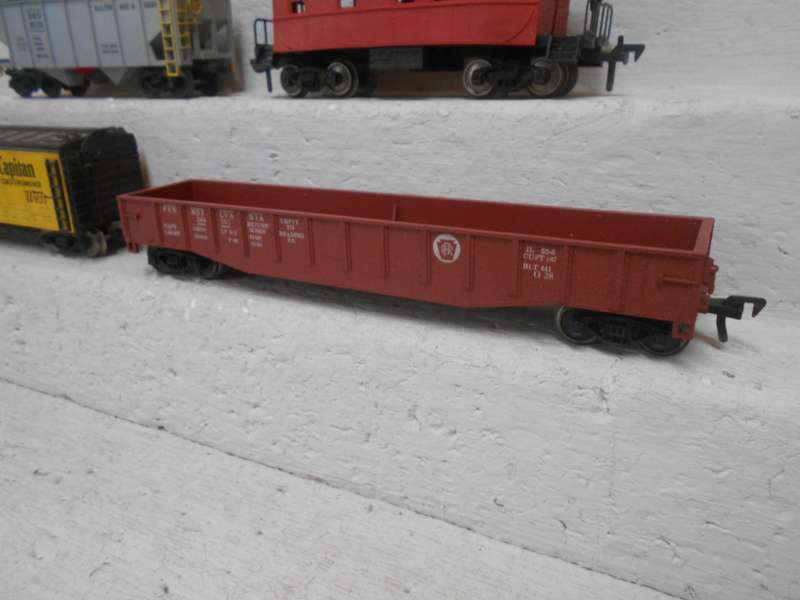 HO SCALE - FLEISCHMANN - AMERICAN TYPE GOODS WAGONS - X4