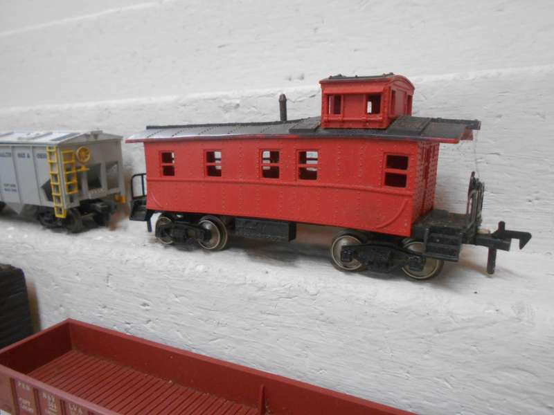 HO SCALE - FLEISCHMANN - AMERICAN TYPE GOODS WAGONS - X4