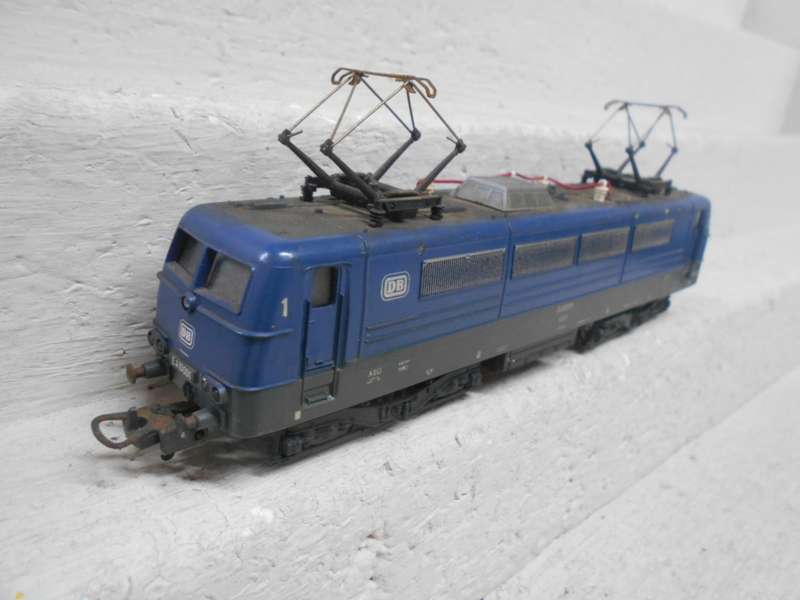 HO SCALE - LIMA - BLUE DB ELECTRIC LOCOMOTIVE