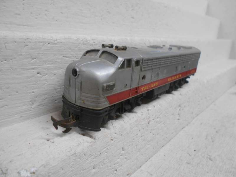 OO SCALE - TRIANG - DUMMY DIESEL LOCOMOTIVE - TRIANG RAILWAYS