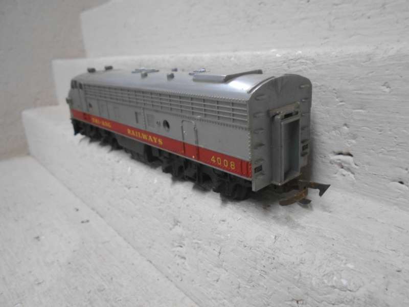 OO SCALE - TRIANG - DUMMY DIESEL LOCOMOTIVE - TRIANG RAILWAYS