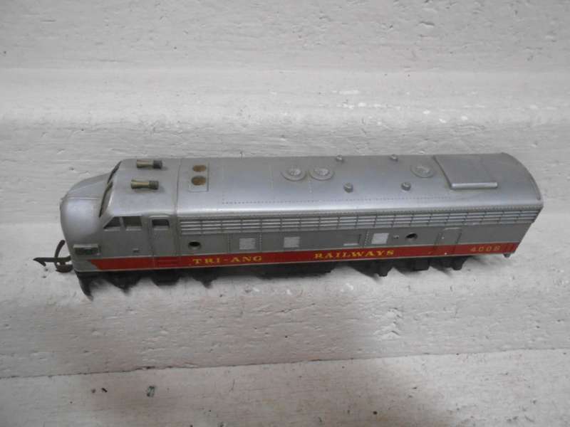 OO SCALE - TRIANG - DUMMY DIESEL LOCOMOTIVE - TRIANG RAILWAYS