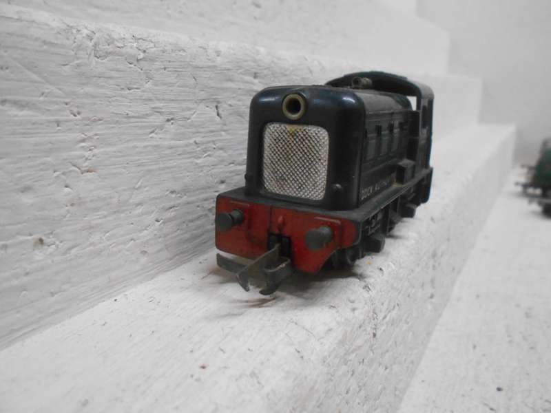 OO SCALE - TRIANG - DIESEL LOCOMOTIVE SHUNTER - DOCK AUTHORITY