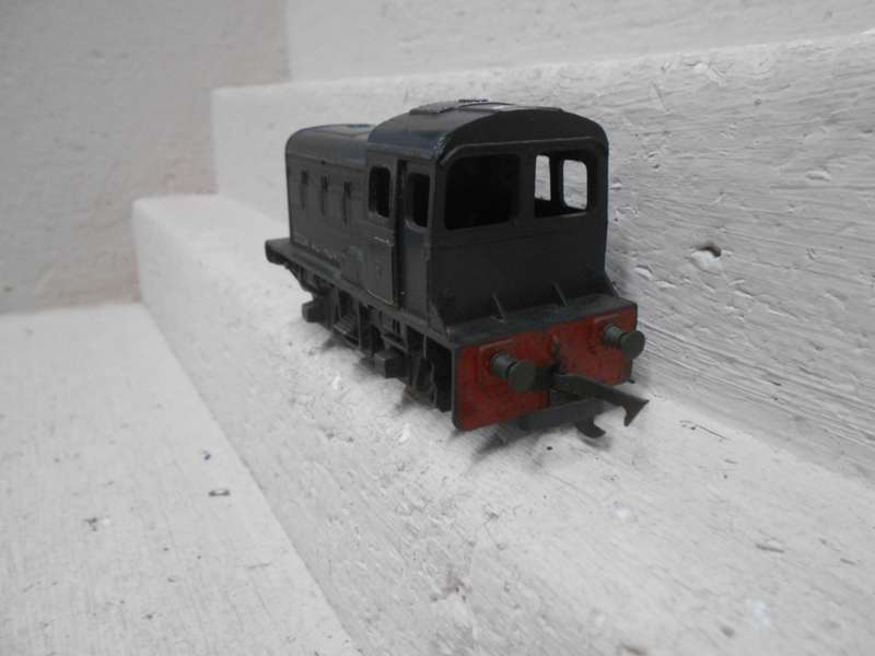 OO SCALE - TRIANG - DIESEL LOCOMOTIVE SHUNTER - DOCK AUTHORITY