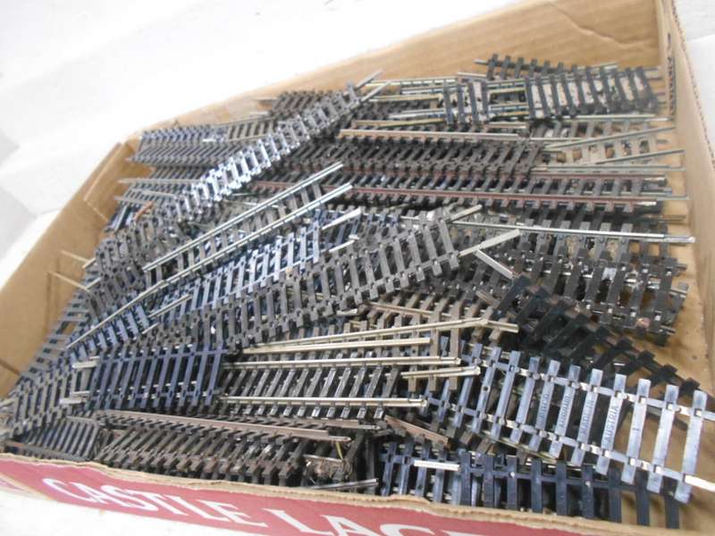 HO / OO SCALE - BEERBOX FULL OF OFFCUT TRACK