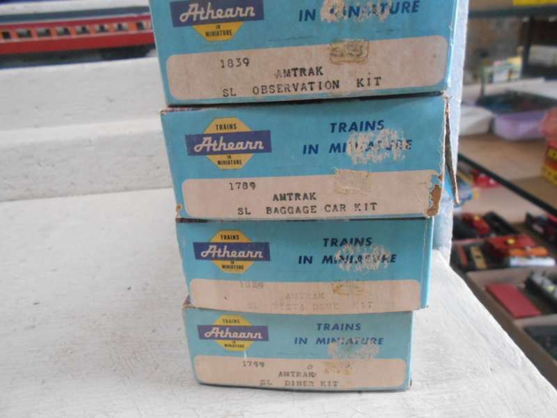 HO SCALE - ATHEARN - DAYLIGHT EXPRESS - COACHES - X4 - BOXED