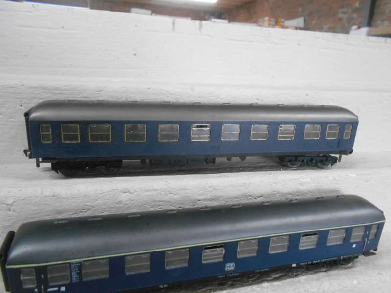 HO SCALE - FLEISCHMANN - BLUE DB PASSENGER COACHES - X3 - BOXED