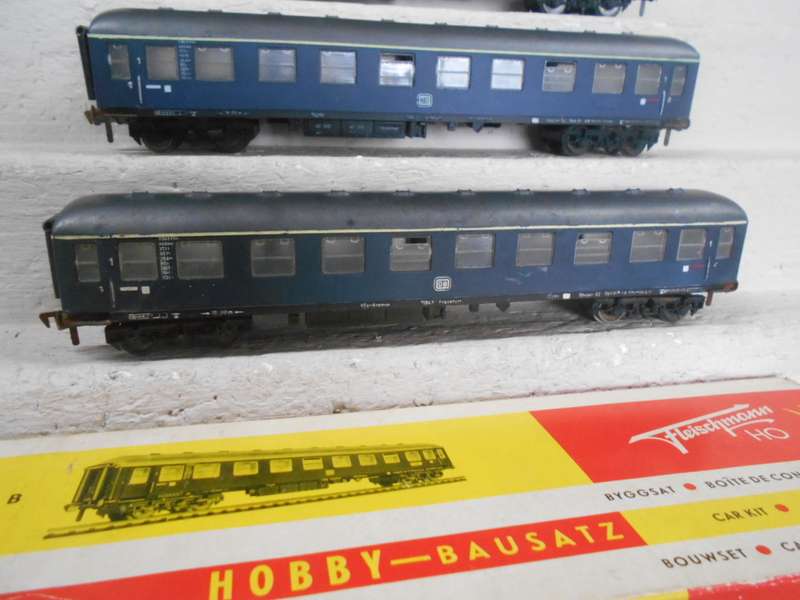 HO SCALE - FLEISCHMANN - BLUE DB PASSENGER COACHES - X3 - BOXED