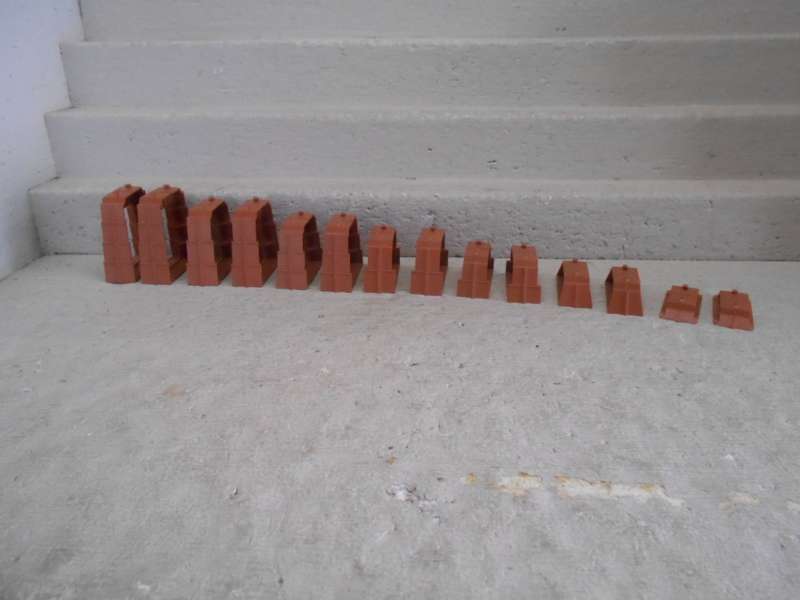 OO SCALE - TRIANG - VARIOUS BROWN BRIDGE SUPPORTS - X14