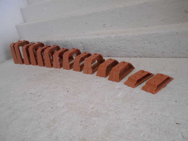 OO SCALE - TRIANG - VARIOUS BROWN BRIDGE SUPPORTS - X14