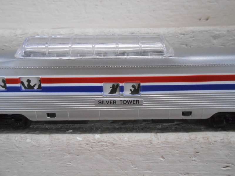HO  SCALE - LIFELIKE - AMTRAK - DOME PASSENGER COACH - BOXED