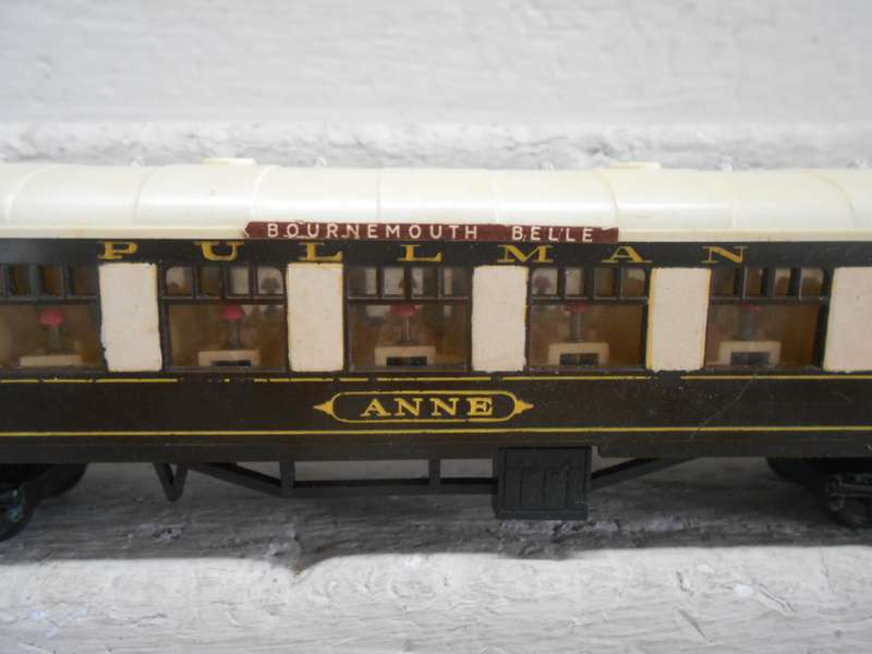 OO SCALE - TRIANG - PULLMAN COACH - BOURNEMOUTH BELLE