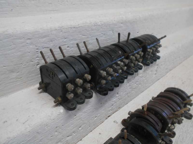 OO SCALE - HORNBY DUBLO - POINT SWITCHES - X24