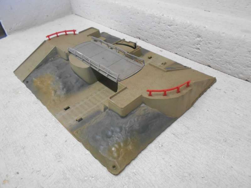 HO SCALE - LIMA - RAIL / VEHICLE SWING BRIDGE