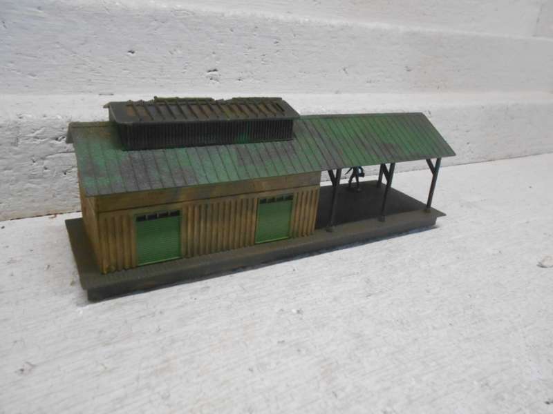 HO SCALE - HELJAN - STATION PLATFORM WITH OLDTIMER SHED AND CANOPY
