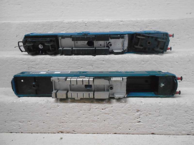 OO SCALE - TRIANG - PULLMAN - DUMMY + POWER UNIT BODY ONLY