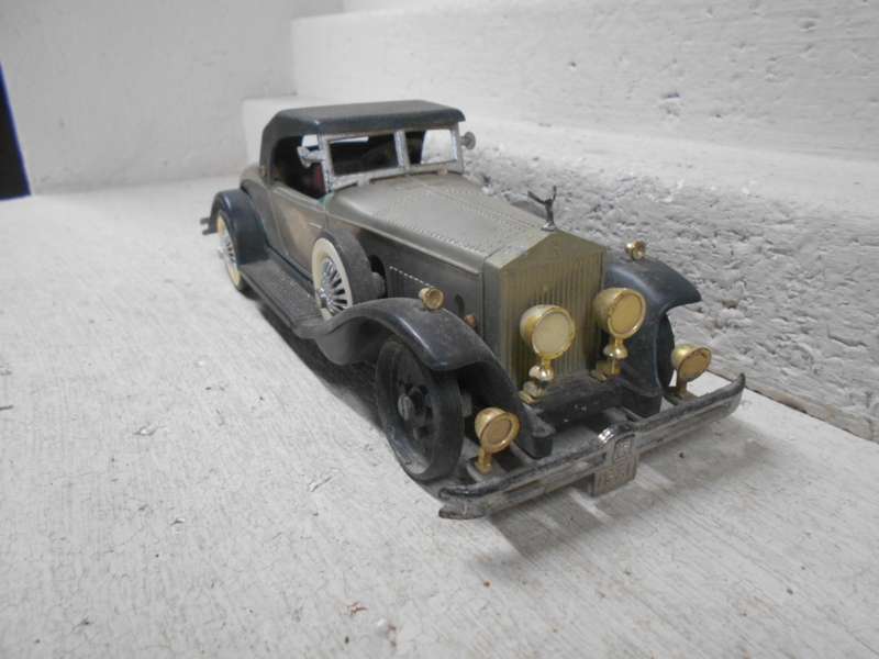 VERY OLD BATTERY OPERATED CAR - MADE IN HONG KONG