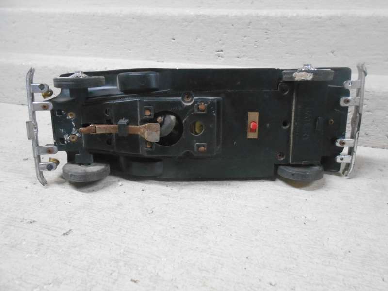 VERY OLD BATTERY OPERATED CAR - MADE IN HONG KONG