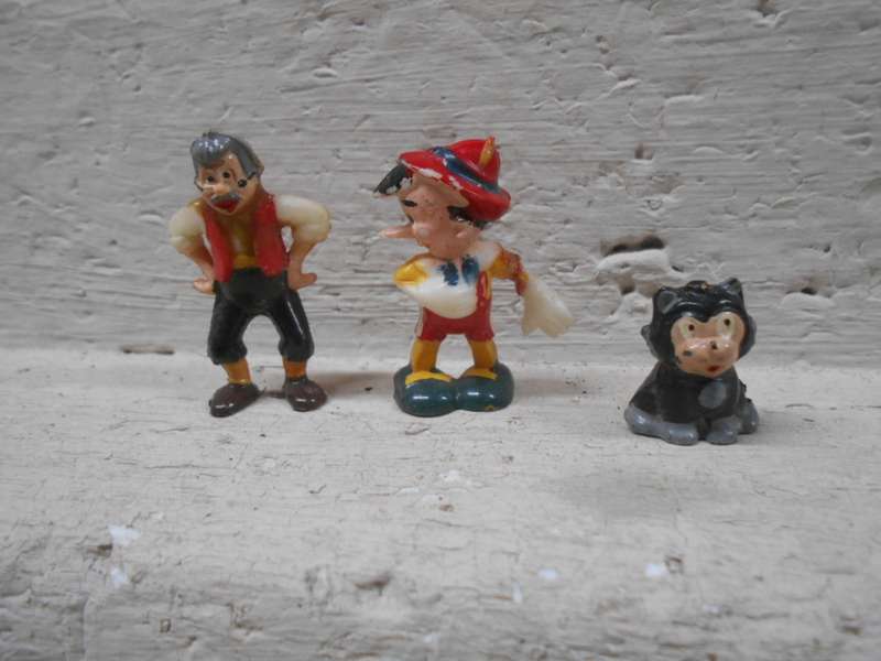 VARIOUS DISNEY FIGURINES - X33