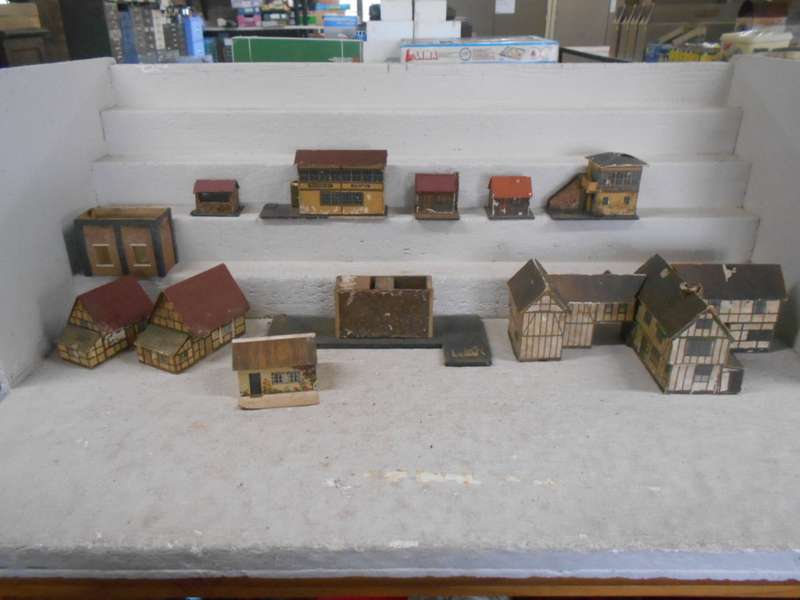 OO SCALE - VARIOUS CARDBOARD BUILDINGS