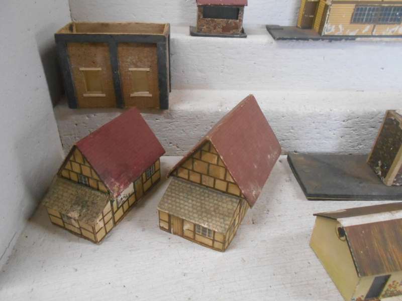 OO SCALE - VARIOUS CARDBOARD BUILDINGS
